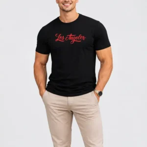 Camiseta Masculina Los Angeles Preta 100% Algodão 30.1 Penteado (Estampa vermelha)