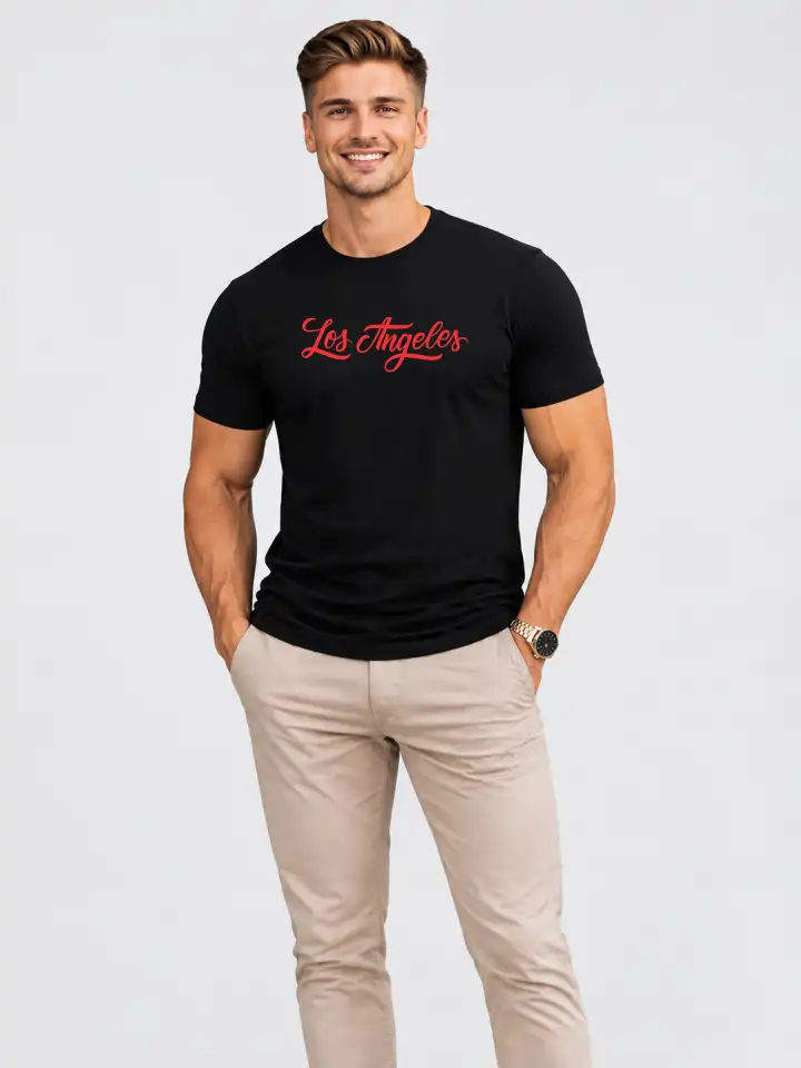 Camiseta Masculina Los Angeles Preta 100% Algodão 30.1 Penteado (Estampa vermelha)