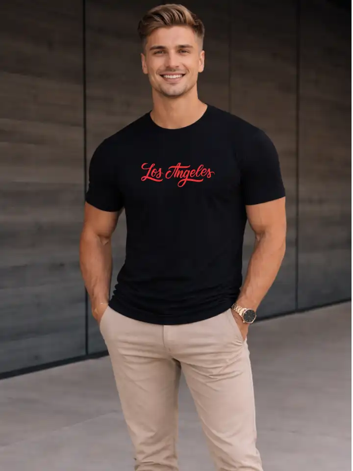 Camiseta Masculina Los Angeles Preta 100% Algodão 30.1 Penteado (Estampa vermelha) - Image 4